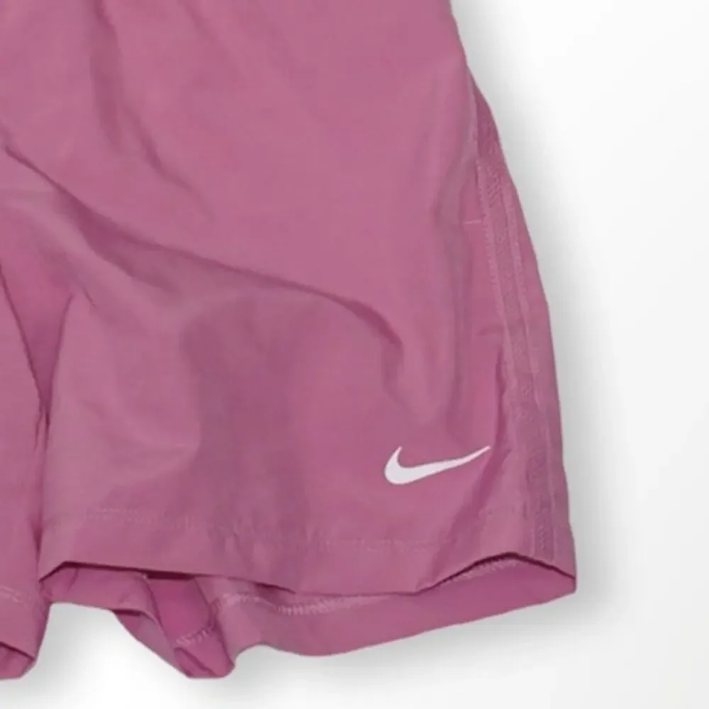 Nike Girls Pink Outfit - T-Shirt & Shorts Set - Size XS - Picture 3 of 5